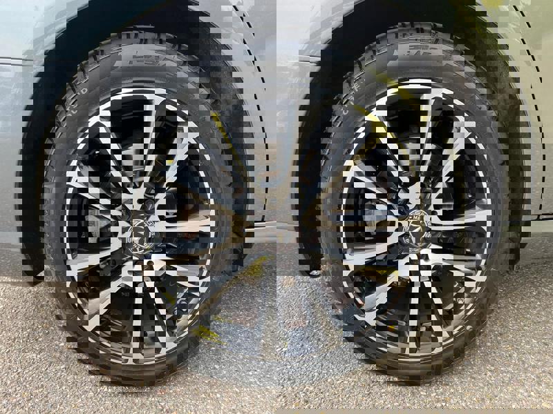 Image Mercedes-Benz 汃獡敳䔠䈠牥楬敮 200 2.0 184 Avantgarde Carplay Clim Bi-zone Caméra PA Sièges élec chauffants Bluetooth Toit ouvrant 